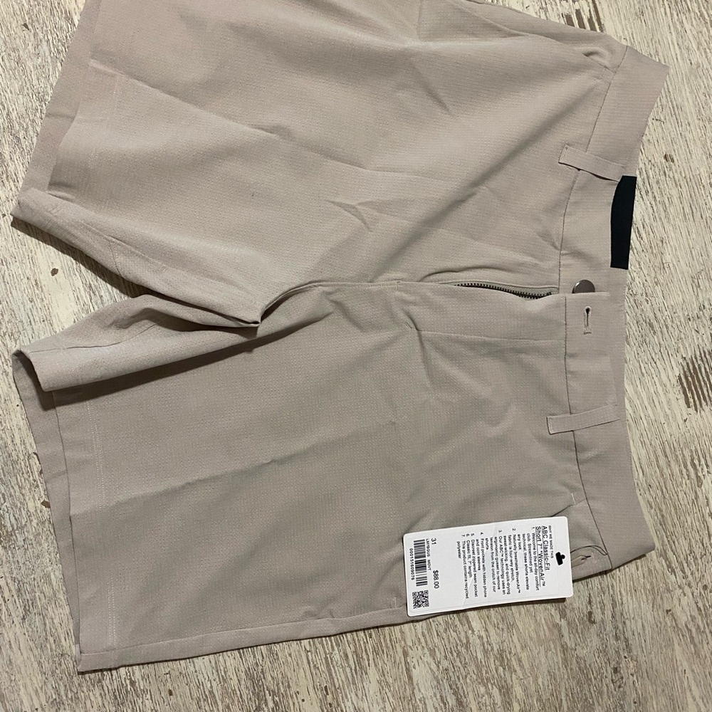 lululemon athletica Men's Beige Flat Front Shorts